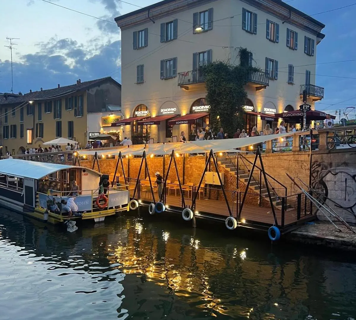 Carrara 23 Navigli Be Like! - Duomo Forum Bocconi Milan